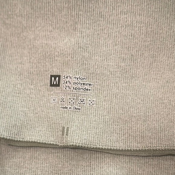 Seamless Green Camo Bike Shorts - Picture 10 of 11